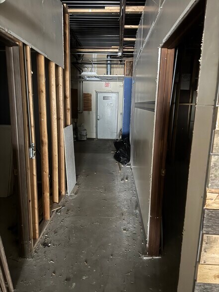 More Photos Of 1145-1157 Pearl Rd, Brunswick General Retail For Lease