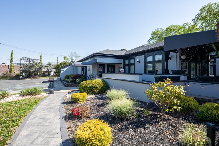 More Photos Of 645 Us Highway 202/206, Bridgewater General Retail For Sale