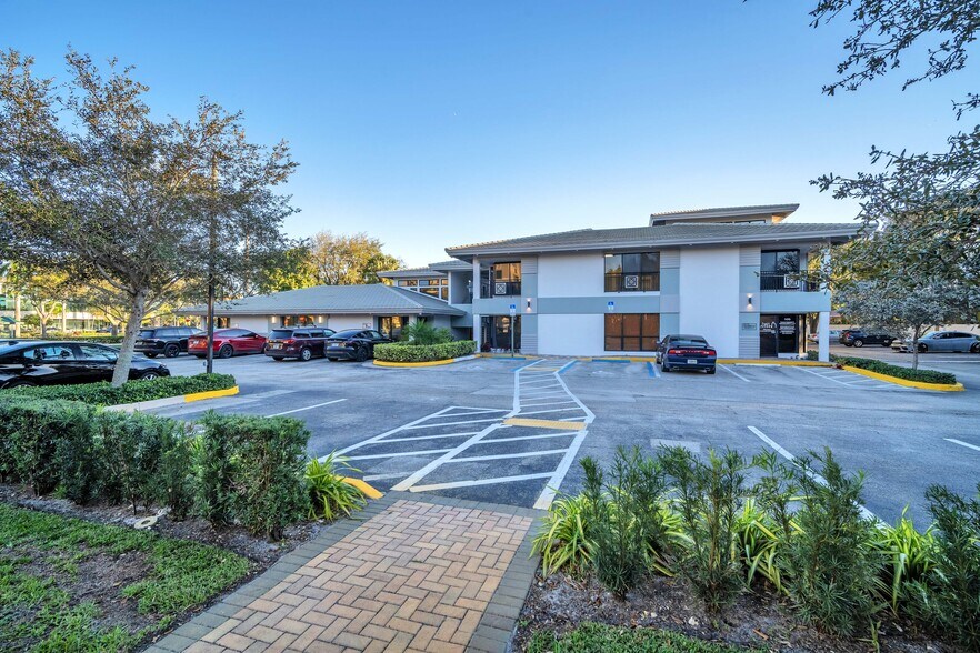 More Photos Of 6699 N Federal Hwy, Boca Raton Office For Lease
