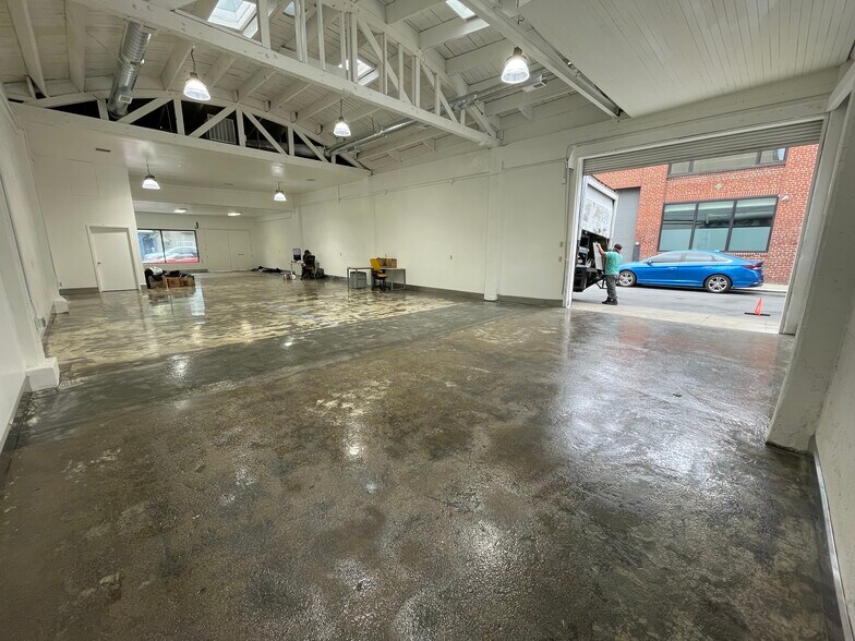 More Photos Of 365-371 10th St, San Francisco Light Manufacturing For Lease