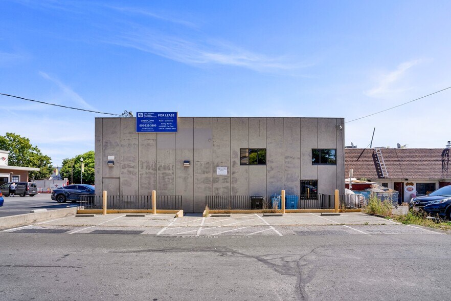 More Photos Of 780 Laurel St, San Carlos Bank For Lease