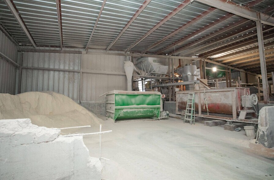 More Photos Of 9705 SE 1300th Rd, Humansville Industrial For Sale