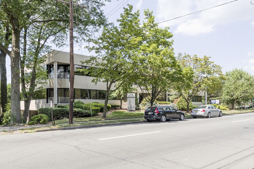 More Photos Of 300 Grand Ave, Englewood Medical For Lease