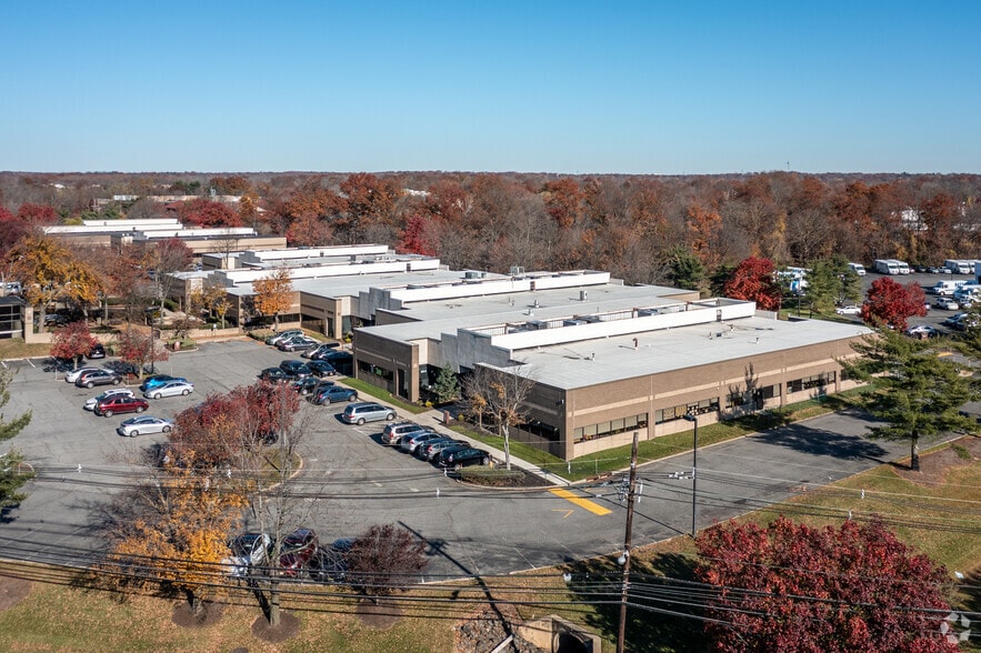 More Photos Of 1 Ethel Rd, Edison Office For Sale