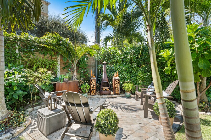 More Photos Of 840 Myrtle Ter, Naples Freestanding For Sale