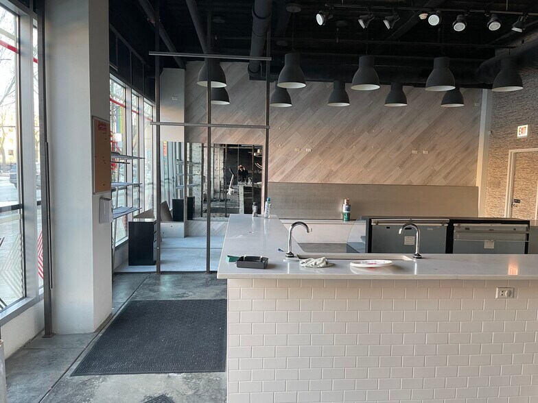 More Photos Of 3600 N Halsted St, Chicago Apartments For Lease