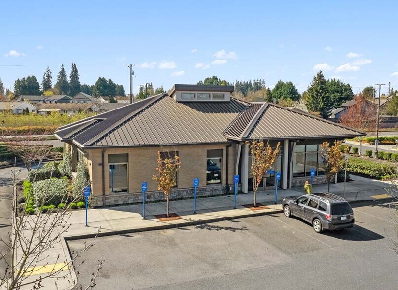 More Photos Of 500 NE 139th St, Vancouver Bank For Sale
