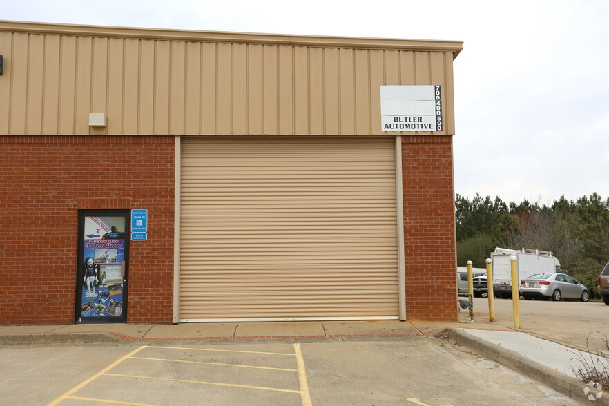 More Photos Of 3410 Florence Cir, Powder Springs Flex For Lease