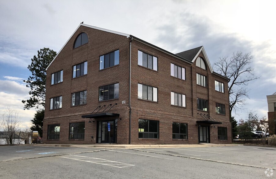 More Photos Of 151 Spring St, Herndon Medical For Lease