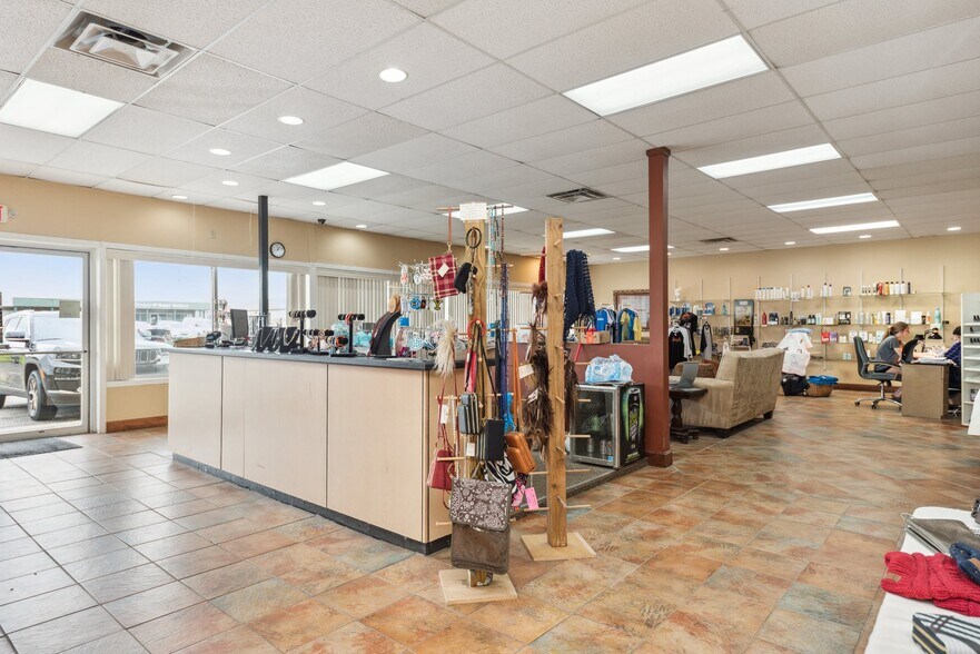 More Photos Of 470 Tucker Dr, Maysville Storefront Retail Office For Sale