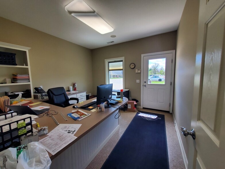 More Photos Of 1250 N 200 W, Angola Office For Sale