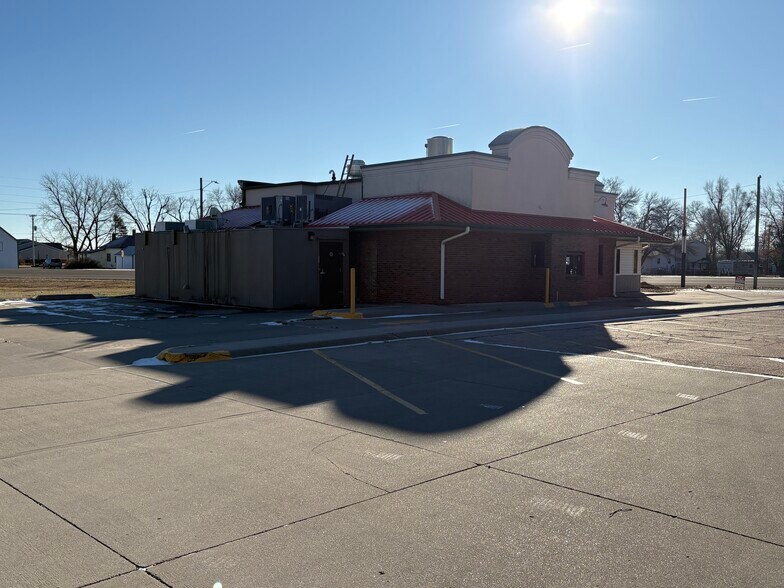 More Photos Of 1604 F St, Schuyler Storefront For Sale