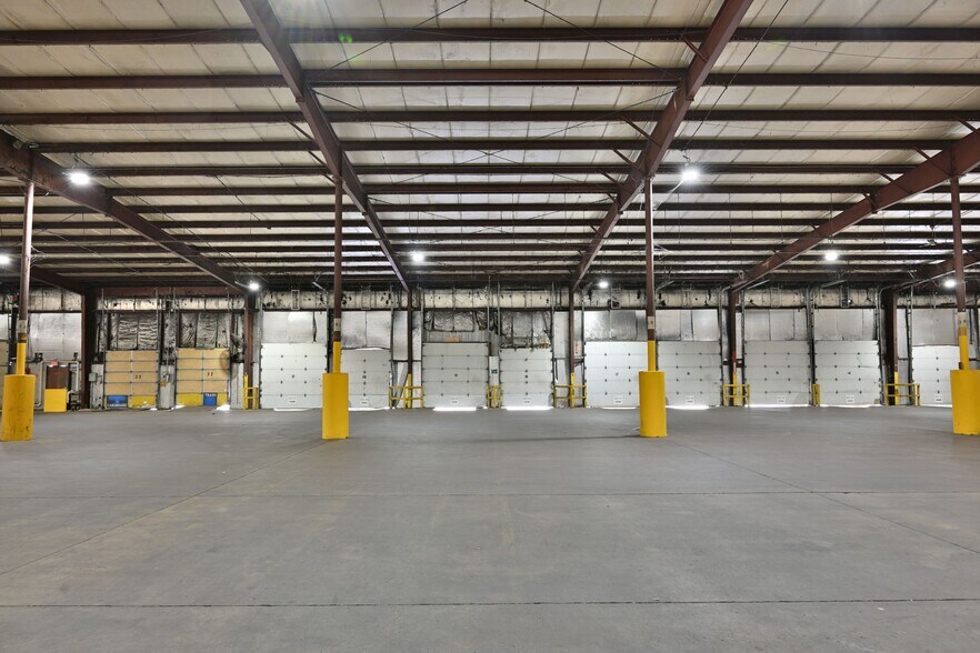 More Photos Of 2314 Wilkins Dr, Chillicothe Warehouse For Lease
