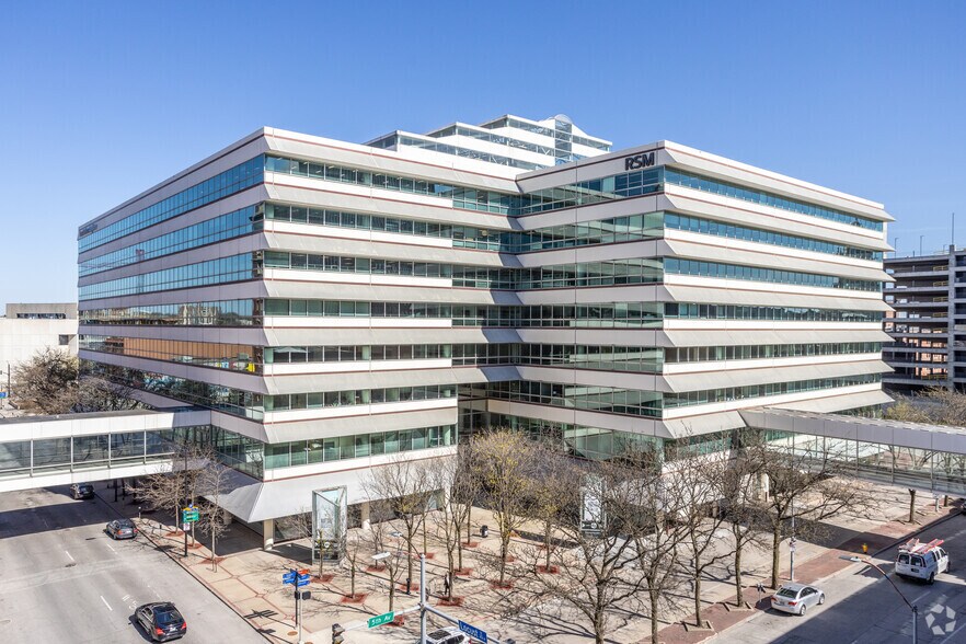 More Photos Of 400 Locust St, Des Moines Office For Lease