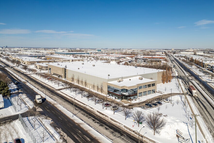More Photos Of 1600-1660 Av 32e, Montréal Warehouse For Lease