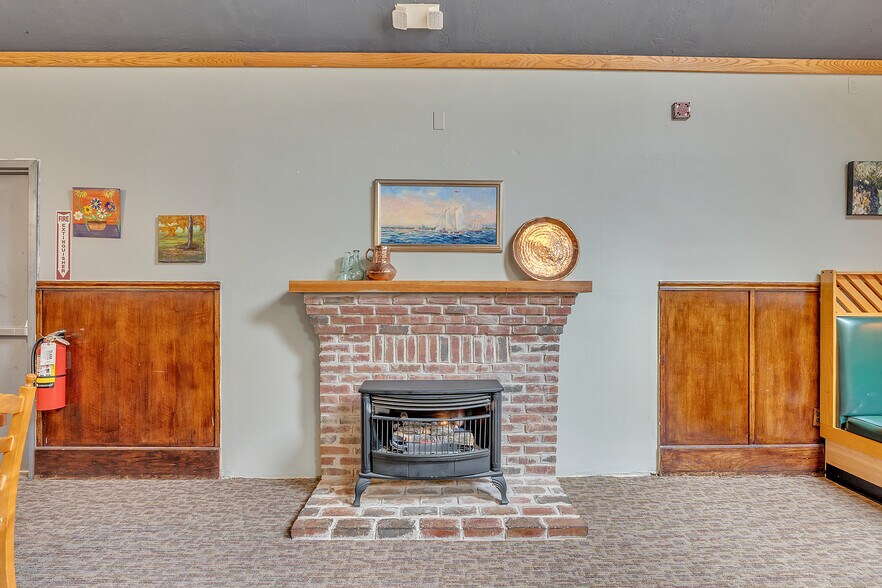 More Photos Of 1 Princeton St, Jefferson Restaurant For Sale