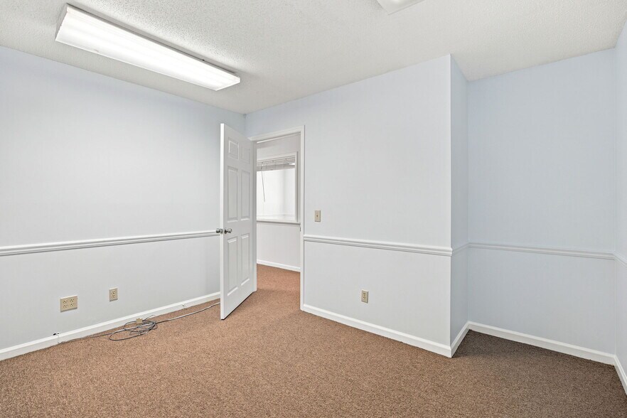 More Photos Of 3801 Wrightsville Ave, Wilmington Office Residential For Lease