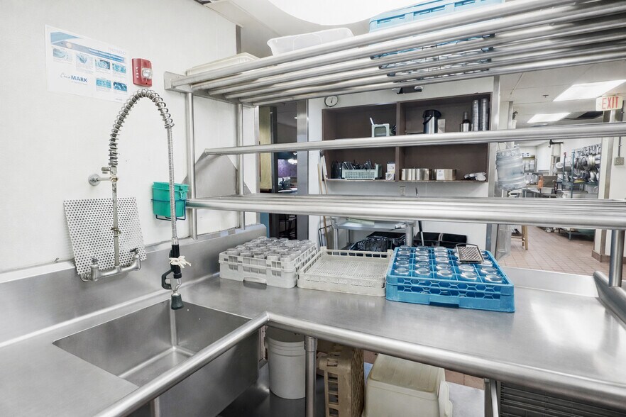 More Photos Of 11620 FM 620 N, Austin Restaurant For Sale