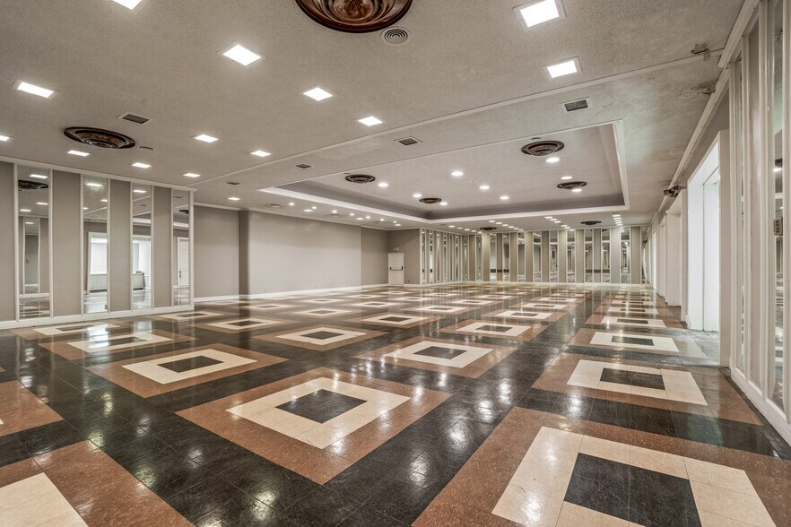 More Photos Of , Hutchinson Multifamily For Sale