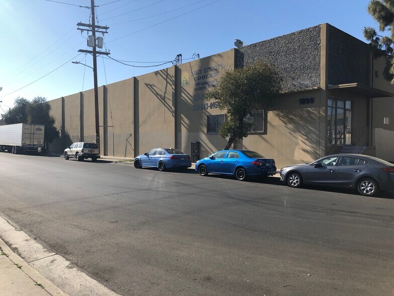 More Photos Of 1825 Sacramento St, Los Angeles Warehouse For Lease