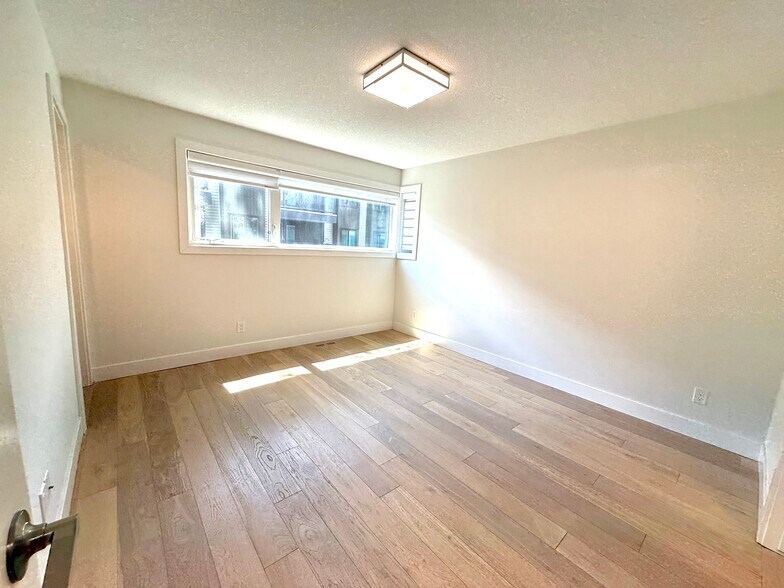 More Photos Of 613 3rd Ave NE, Calgary Apartments For Sale