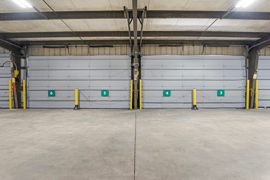 More Photos Of 161 Center St, Jacksonville Truck Terminal For Lease