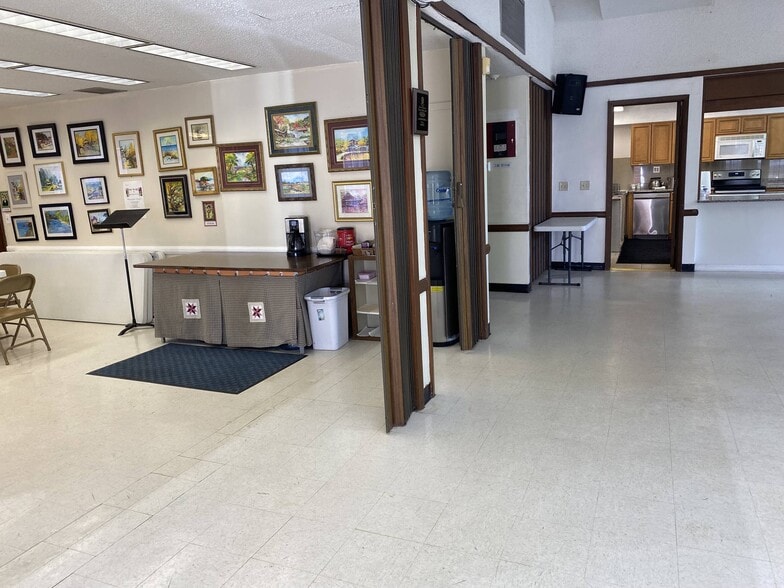 More Photos Of 856 Margaret St, Jacksonville Religious Facility For Sale