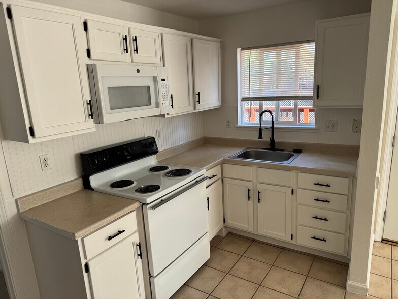 More Photos Of 2690 Ithaca St, Oroville Multifamily For Sale