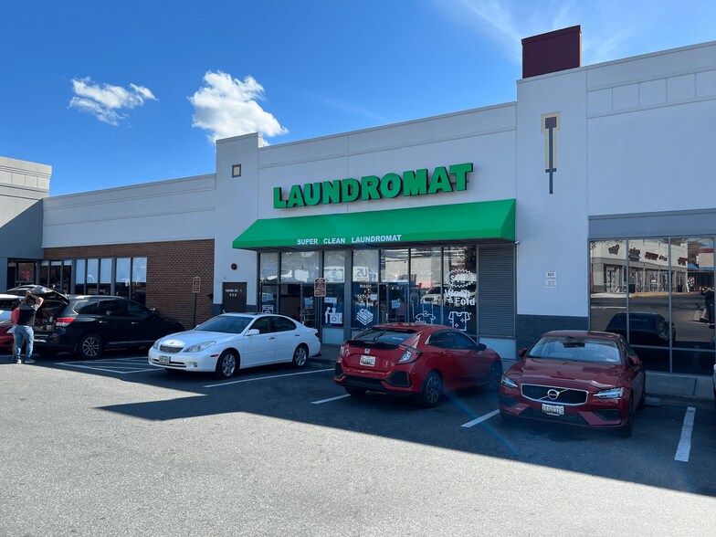 More Photos Of 206-300 N Frederick Ave, Gaithersburg Unknown For Lease