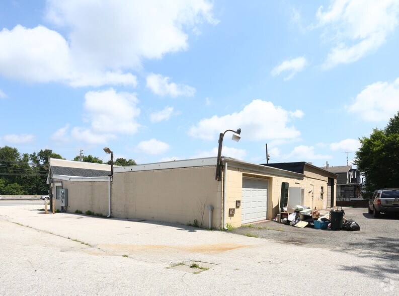 More Photos Of 154 Lancaster Ave, Malvern Auto Repair For Sale