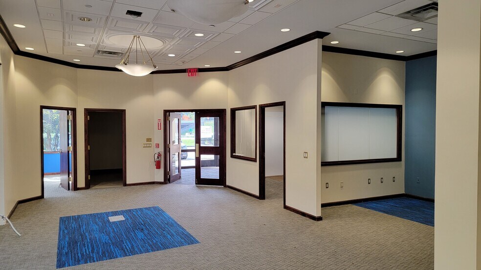More Photos Of 5020 Route 9W, Newburgh Storefront Retail Office For Lease