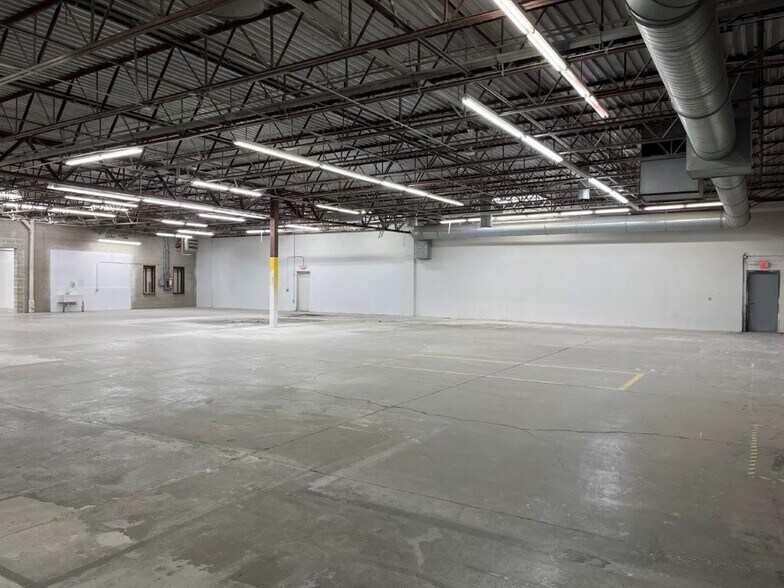 More Photos Of 11356 215th St W, Lakeville Manufacturing For Sale