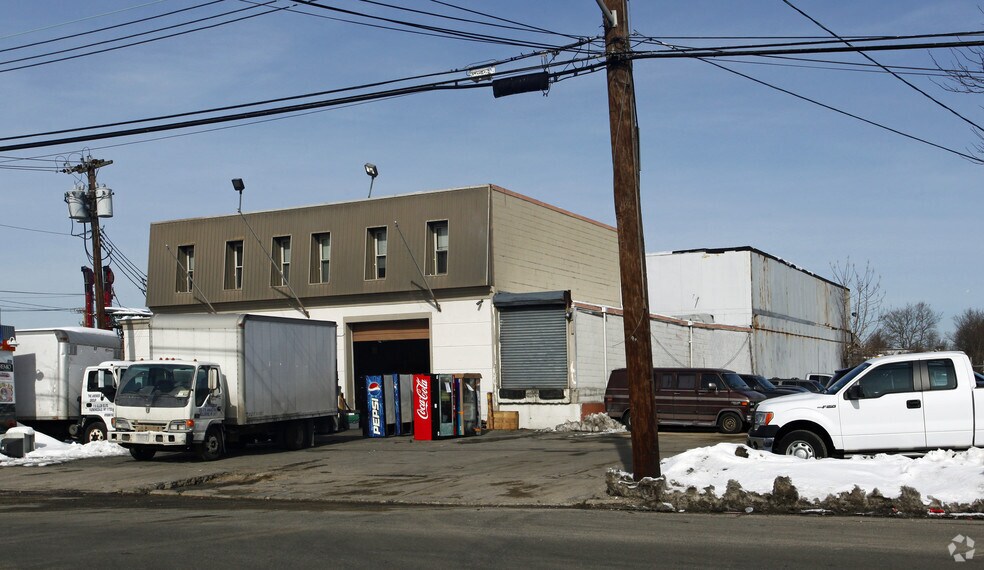 More Photos Of 118 Allen Blvd, Farmingdale Warehouse For Lease