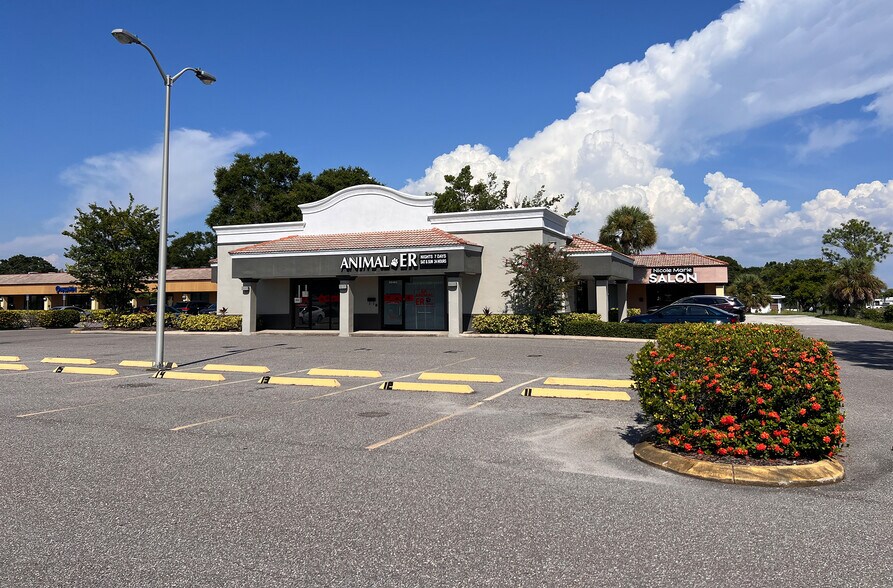 More Photos Of 36413 US Highway 19 N, Palm Harbor General Retail For Lease
