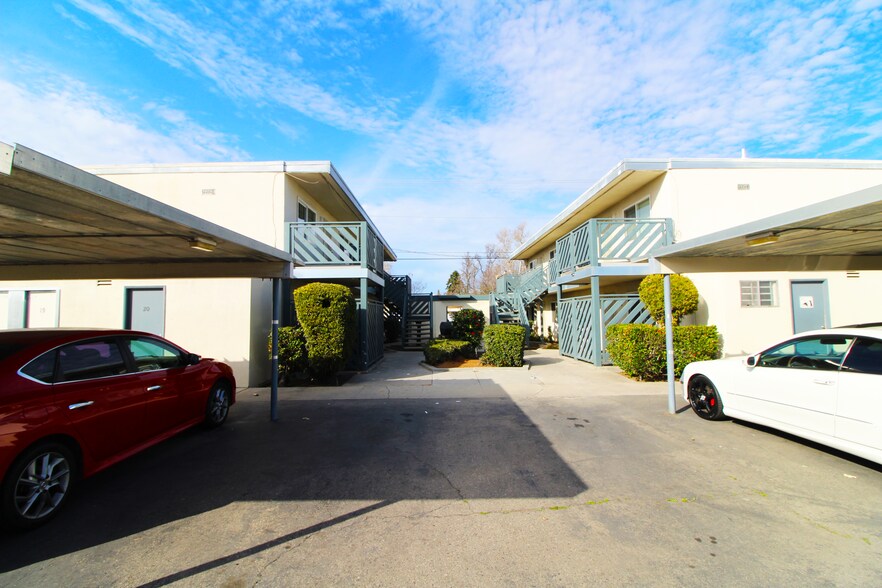 More Photos Of 2255-2297 E Shaw Ave, Fresno Apartments For Sale