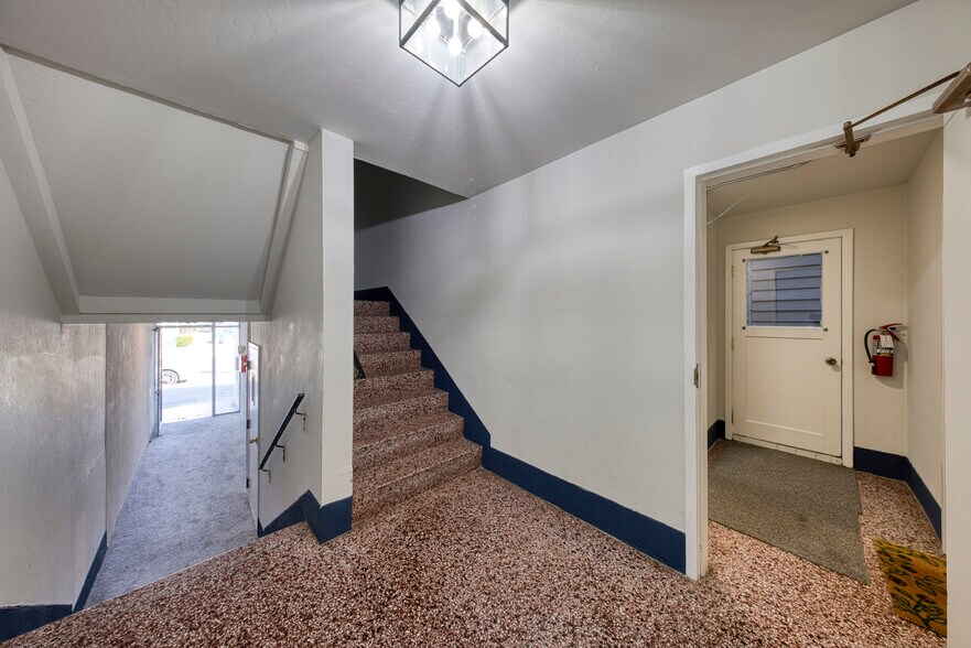 More Photos Of 135 N Willard St, San Francisco Apartments For Sale