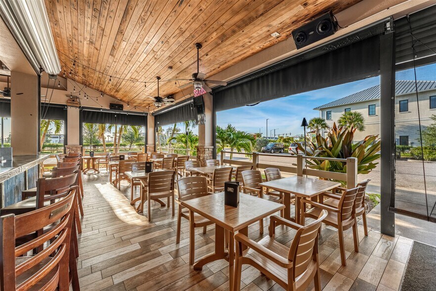 More Photos Of 5490 Stadium Pky, Melbourne Restaurant For Sale