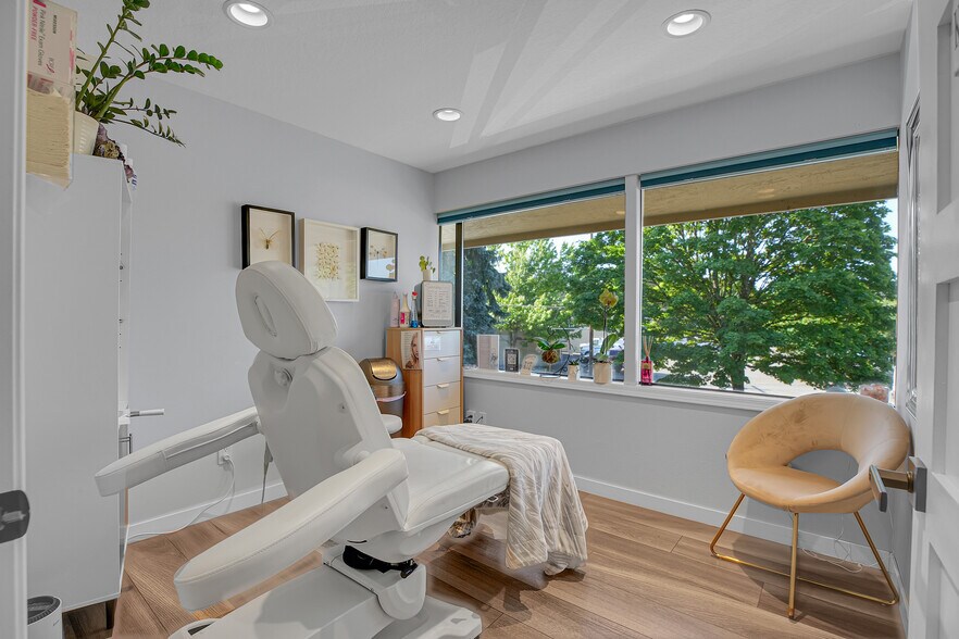 Primary Photo Of 11030 SW Capitol Hwy, Portland Medical For Lease