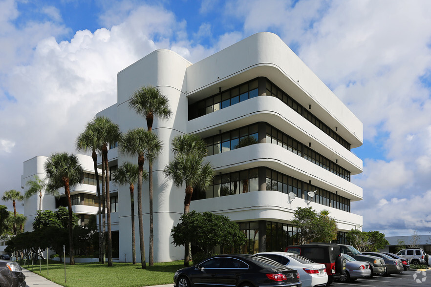More Photos Of 4700 NW 2nd Ave, Boca Raton Office For Sale