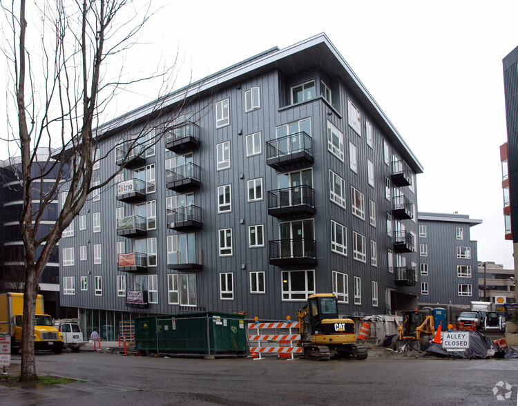 Primary Photo Of 7 Denny Way, Seattle Apartments For Sale