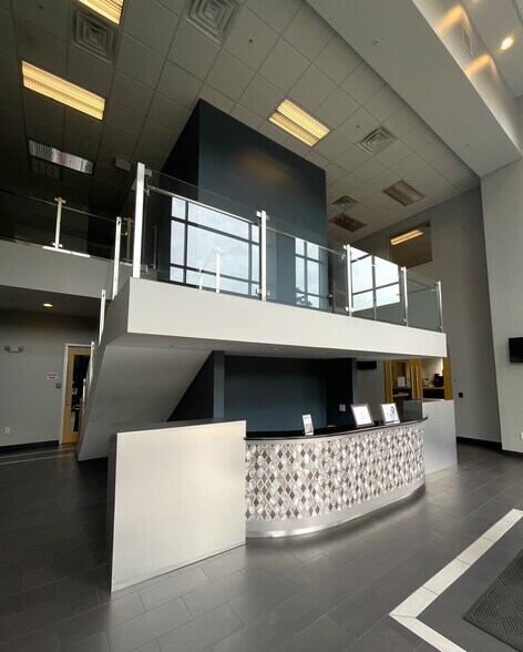 More Photos Of 5402 W Laurel St, Tampa Loft Creative Space For Sale