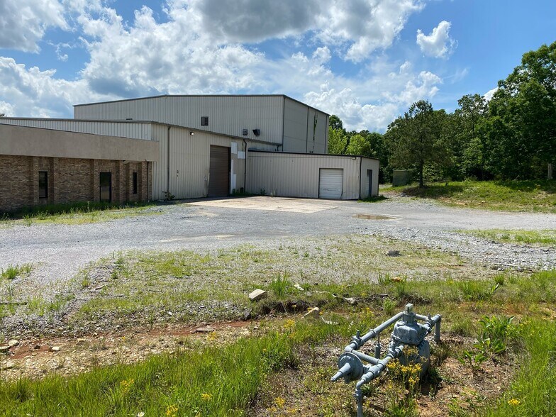 More Photos Of 6936 Industrial Rd, Nunnelly Manufacturing For Lease