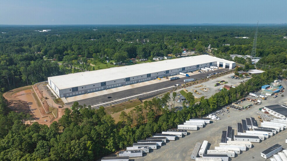 More Photos Of 933 Ellis Rd, Durham Distribution For Lease