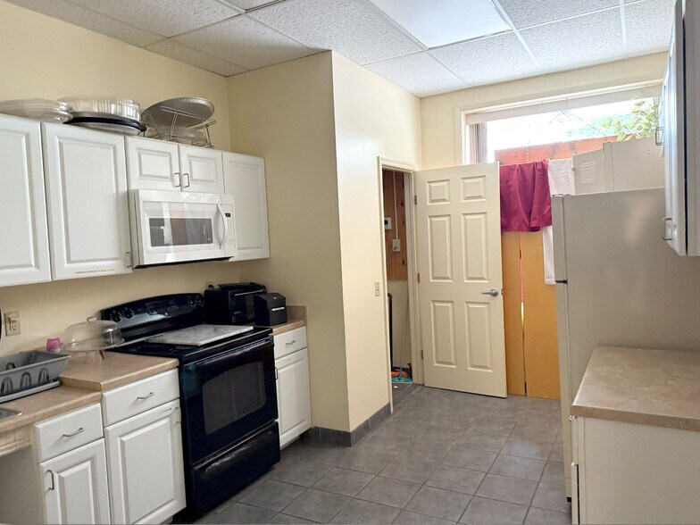 More Photos Of 401-405 Carlisle Ave, York Storefront Retail Residential For Sale