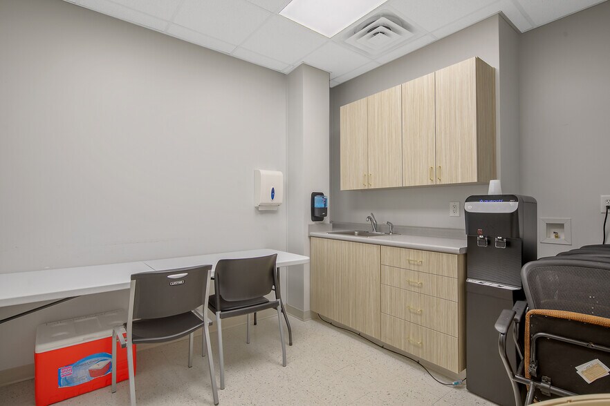 More Photos Of 7 E Duncan St, Lillington Medical For Sale