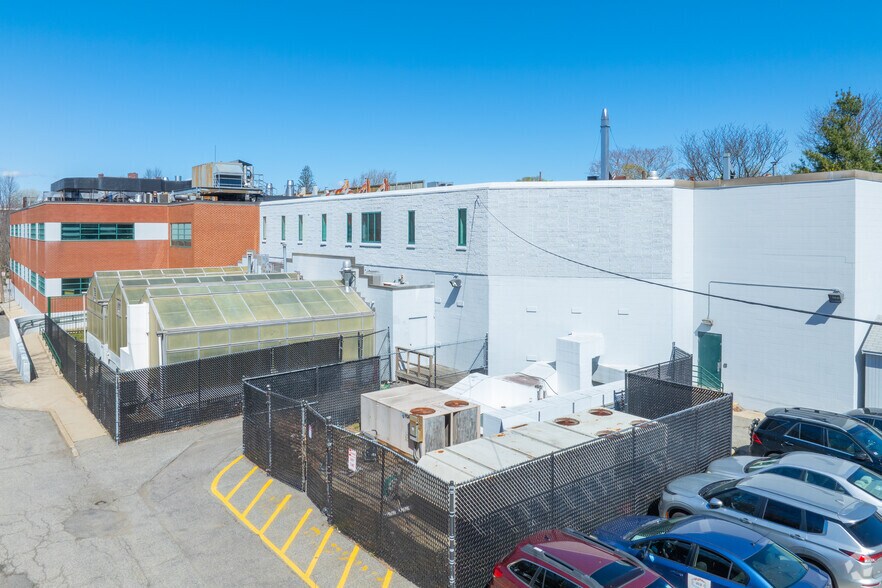 More Photos Of 85 Bolton St, Cambridge Research And Development For Lease