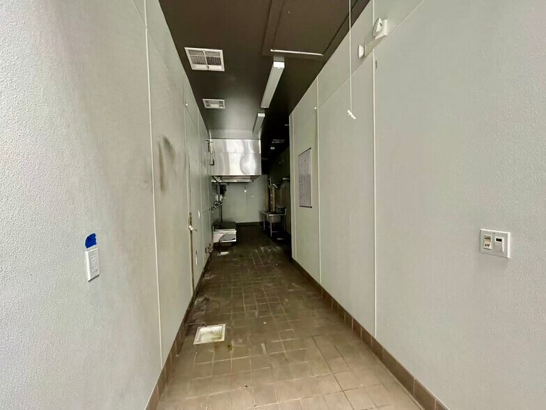 More Photos Of 362 8th St, Oakland Storefront For Sale