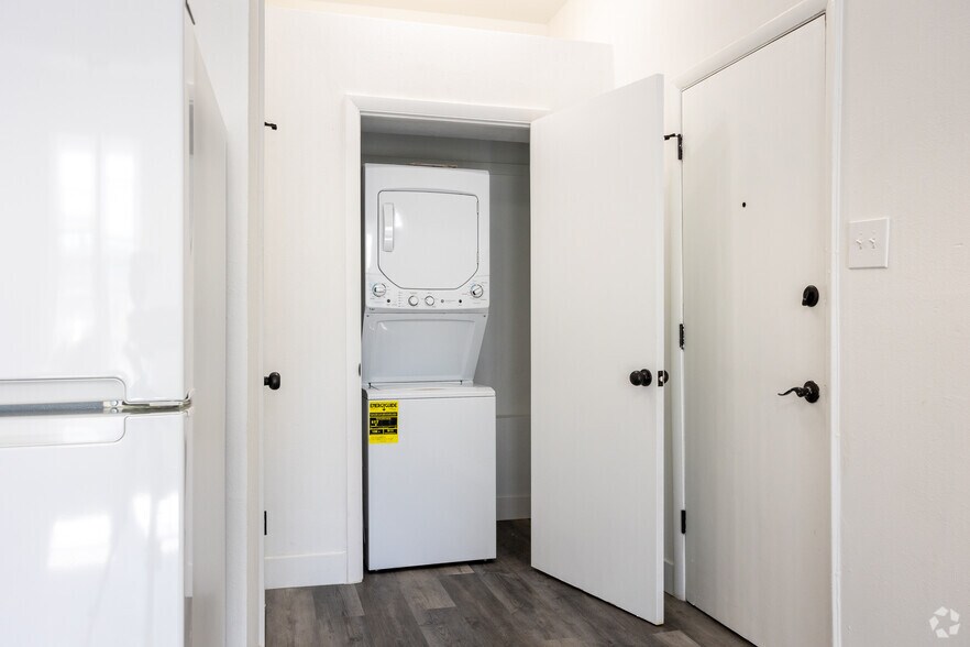 More Photos Of 2031-2033 Curtis St, Denver Apartments For Lease