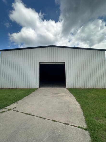 More Photos Of 9129 Old Atlanta Hwy, Covington Distribution For Lease