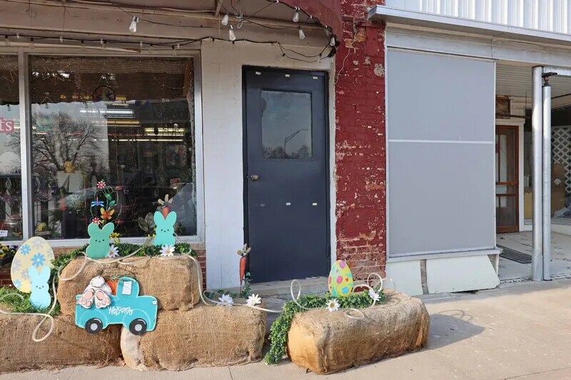 More Photos Of 632 6th St, Pawnee City Storefront For Sale
